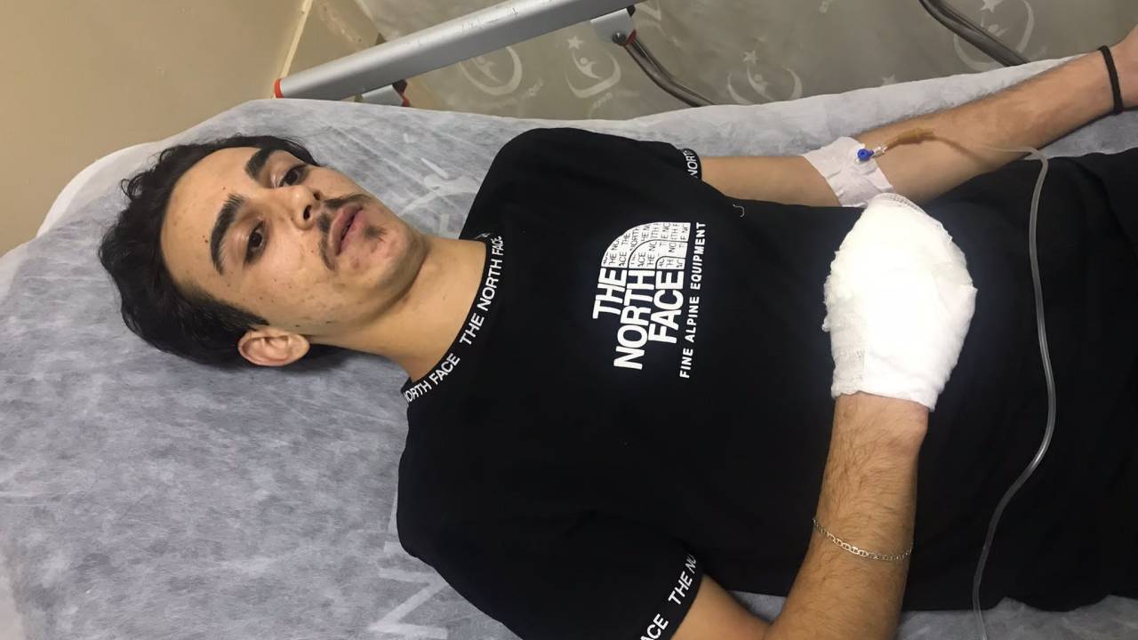 'gasbedildik' Deyip, Birbirlerini Yaraladıkları Ortaya Çıkan 2 Suriyeliye Sınır Dışı