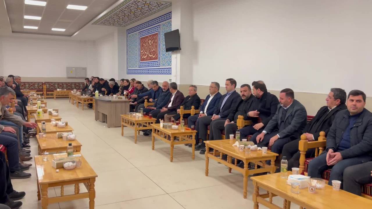 Özgür Özel, Dtso Başkanı Mehmet Kaya'ya Taziye Ziyaretinde Bulundu