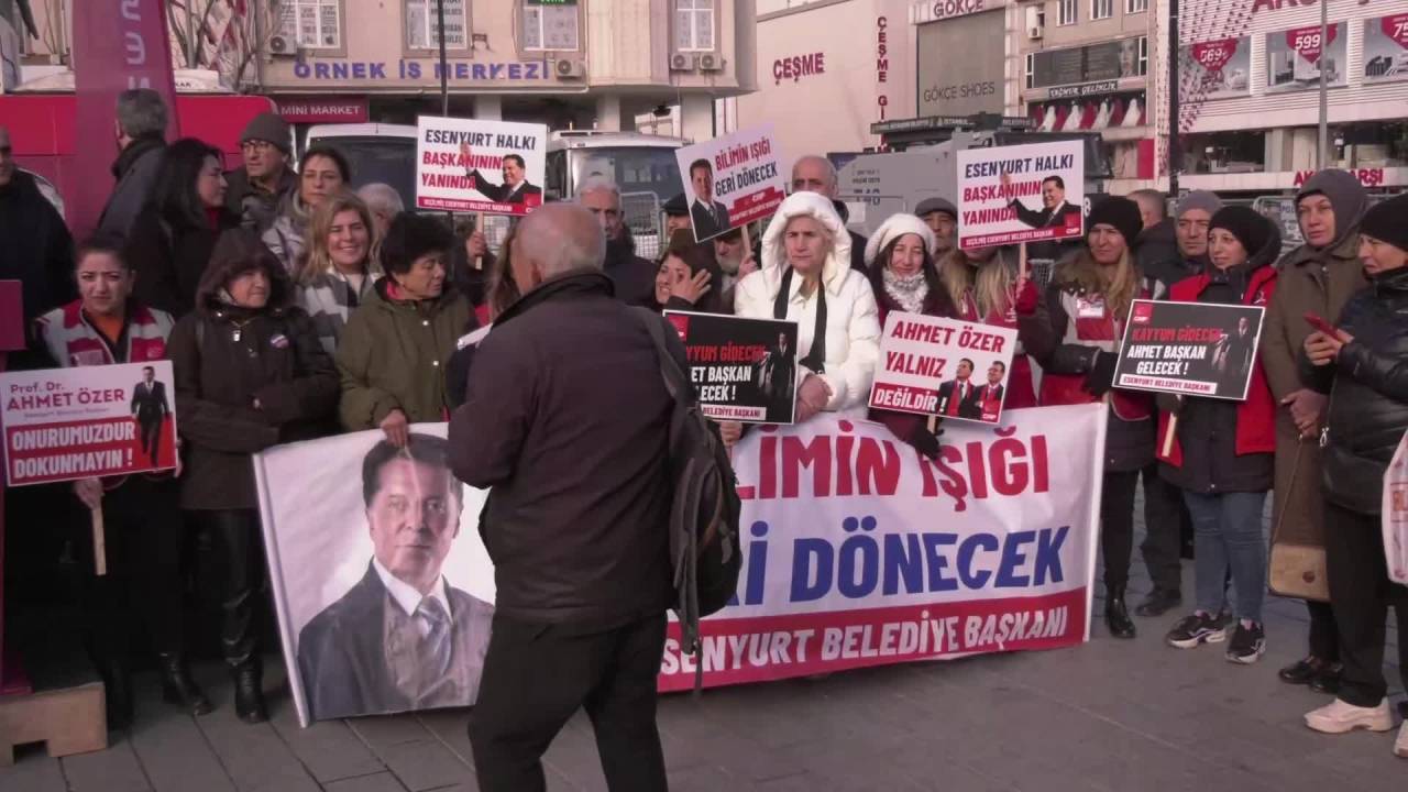 Chp’lilerin Esenyurt Demokrasi Nöbeti... Fethi Açıkel: “Asıl Çalmak İstedikleri Önümüzdeki Büyük Seçim”