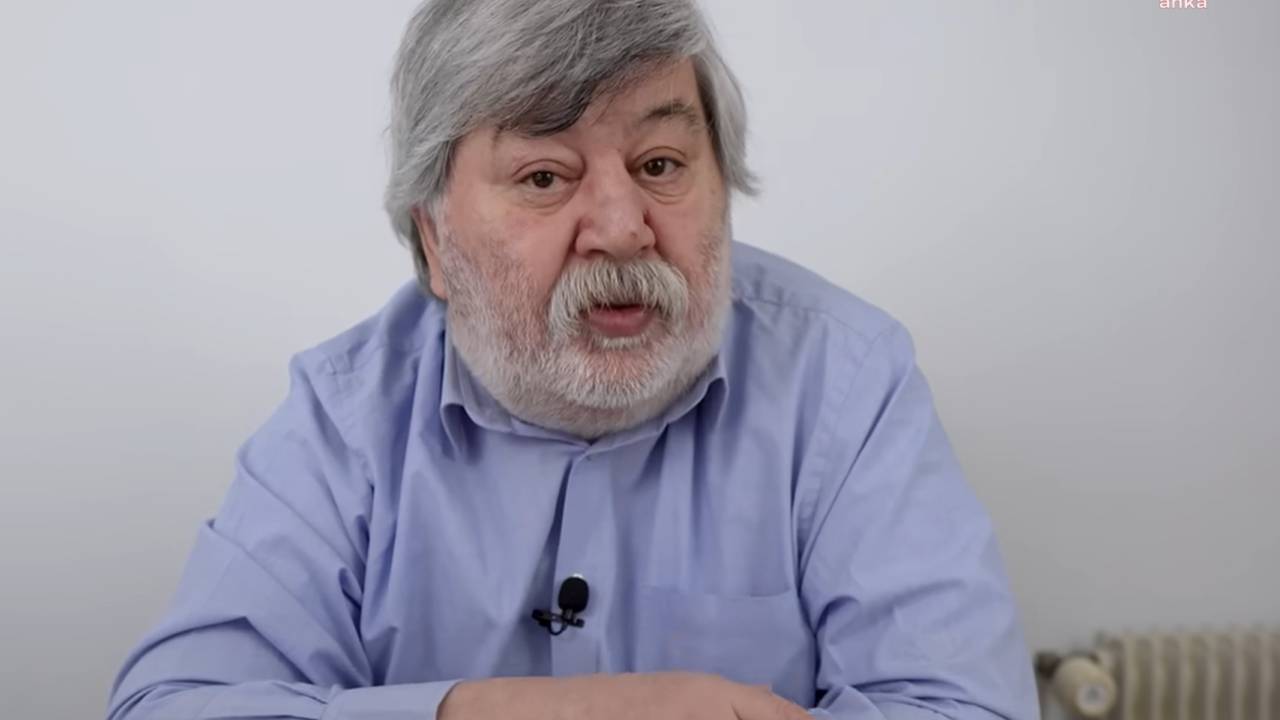 Ahmet Nesin'e "Cumhurbaşkanı'na Hakaret" Soruşturması Açıldı, Hakkında Yakalama Kararı Çıkarıldı