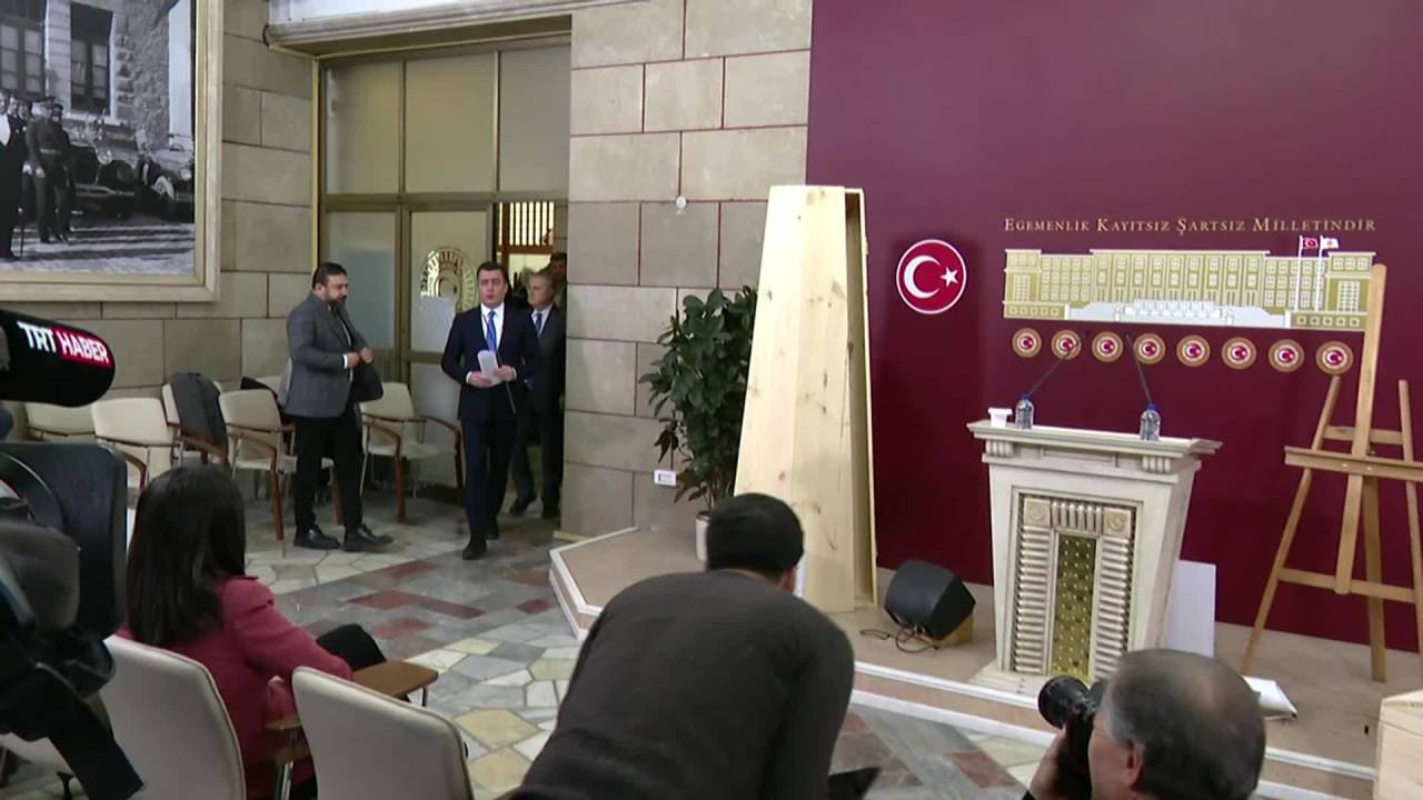 Osman Gökçek'ten Babasının Dönemindeki Yolsuzluk Sorusuna "Muhatabı Ben Değilim" Yanıtı