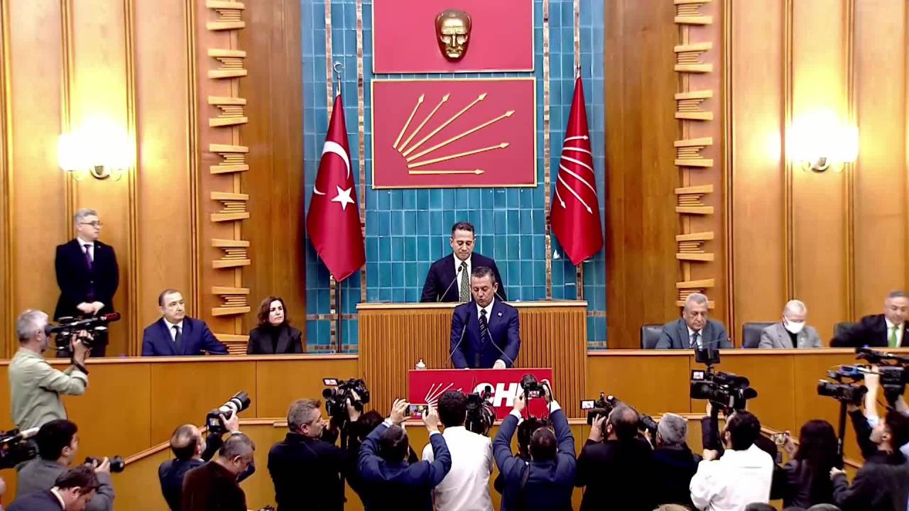 Chp Grup Toplantısı... Kütahya Milletvekili Ali Fazıl Kasap Saadet Partisi'nden İstifa Ederek Chp'ye Döndü