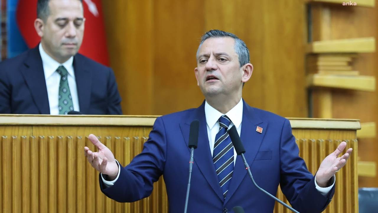 Chp Grup Toplantısı... Özgür Özel'den Meclis'te Tüm Partilerin Katılacağı Bir Komisyon Önerisi Geldi