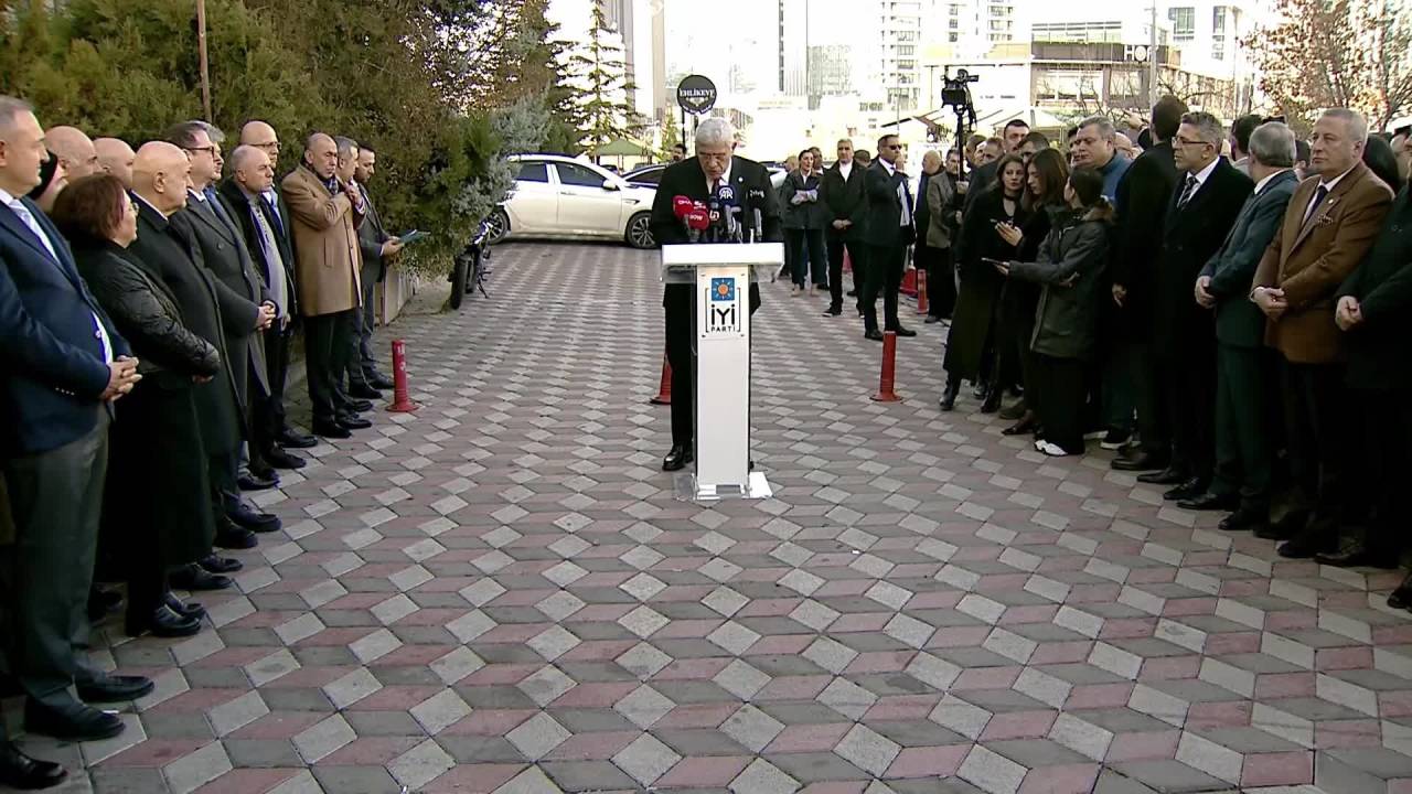 İyi Parti Genel Başkanı Müsavat Dervişoğlu Sinan Ateş'in Vurulduğu Yerde Mesaj Verdi