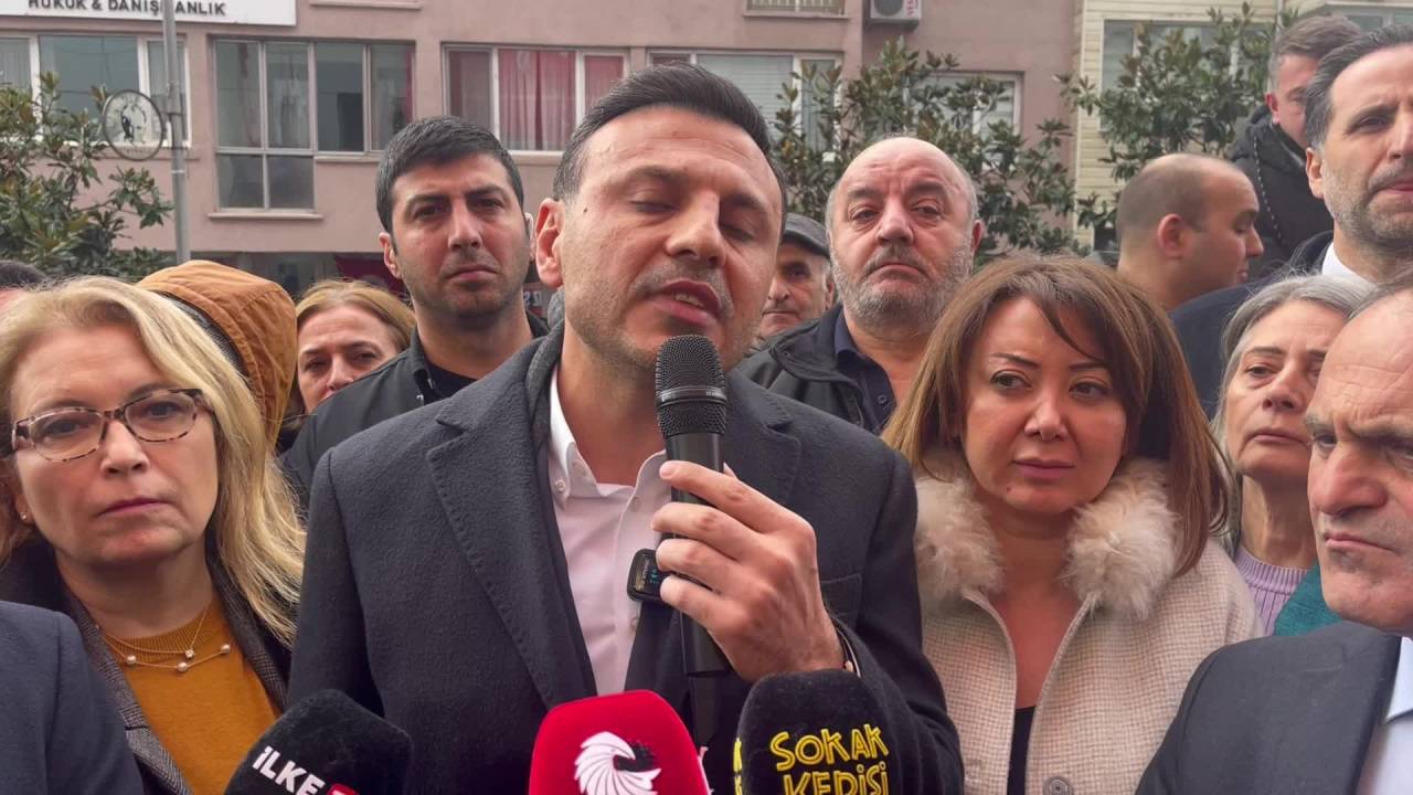 Chp İstanbul İl Başkanı Özgür Çelik: Hiçbir Belediye Başkanımıza İtibar Suikastı Yapılmasına İzin Vermeyeceğiz