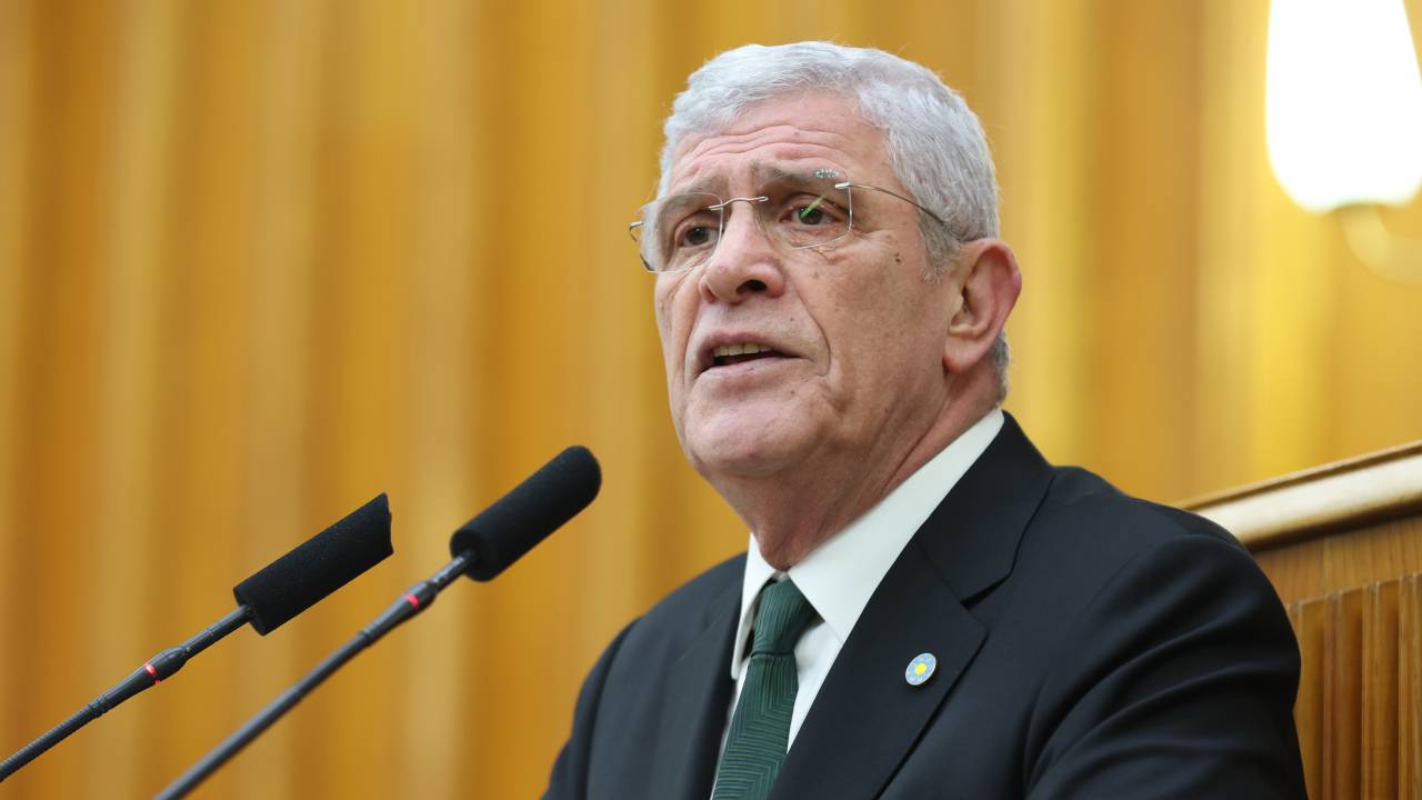 Müsavat Dervişoğlu: " Bu Süreç Melanet Koalisyonunun İhanet Senaryosudur"