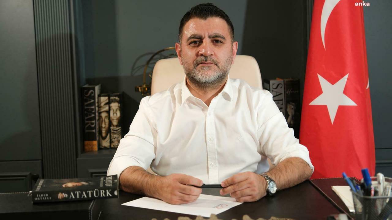 Genç Parti Genel Başkanı Şahindur: “Chp'li Belediyelere Yönelik Operasyonun Hedefinde Ekrem İmamoğlu Var"