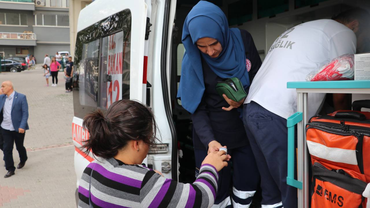 Ankara'da Yeni Yapılan 20 Katlı Apartmanın Çatısında Yangın Paniği