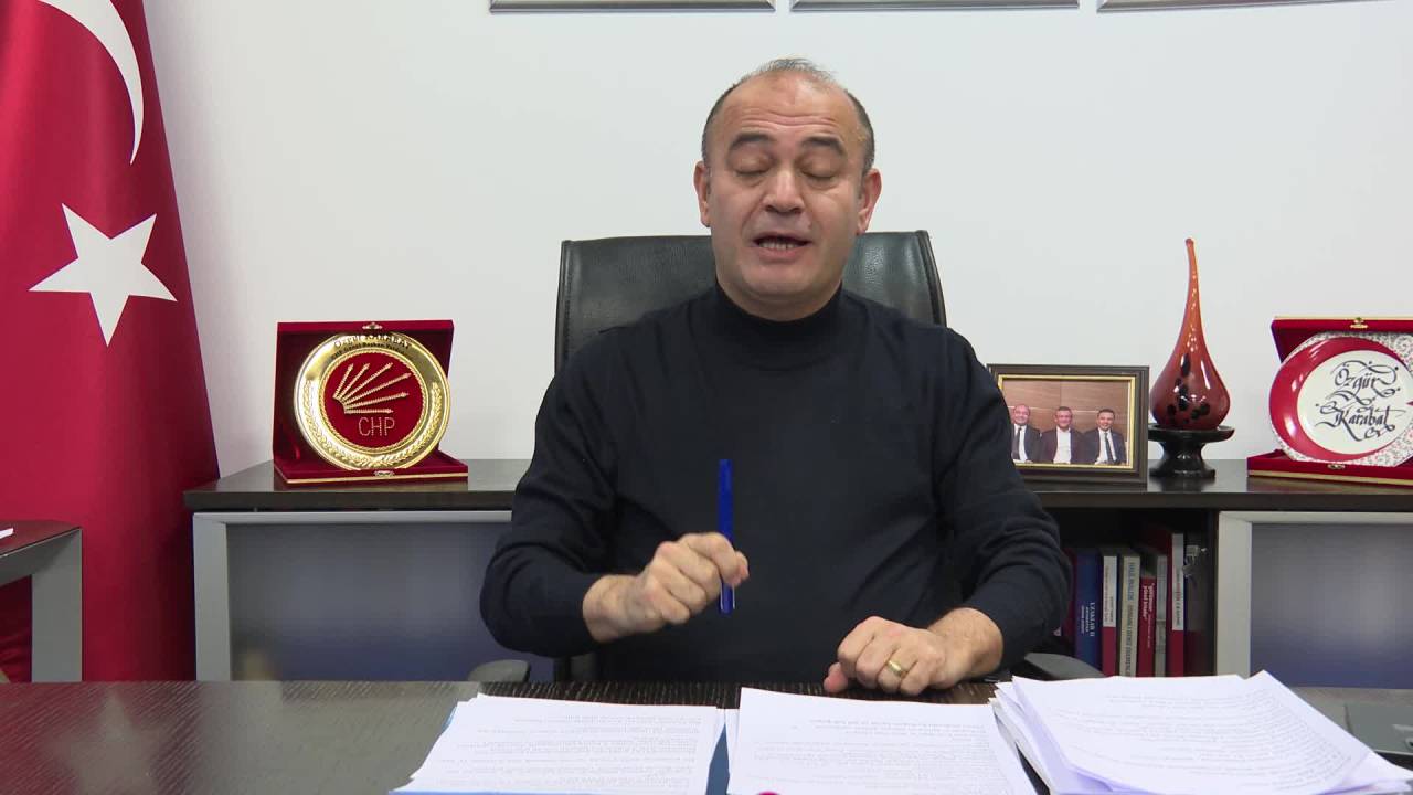 Özgür Karabat: “Erdoğan Emeklilerin Değil, Tefecilerin Ve Yandaş Müteahhitlerin Elini Tutuyor”