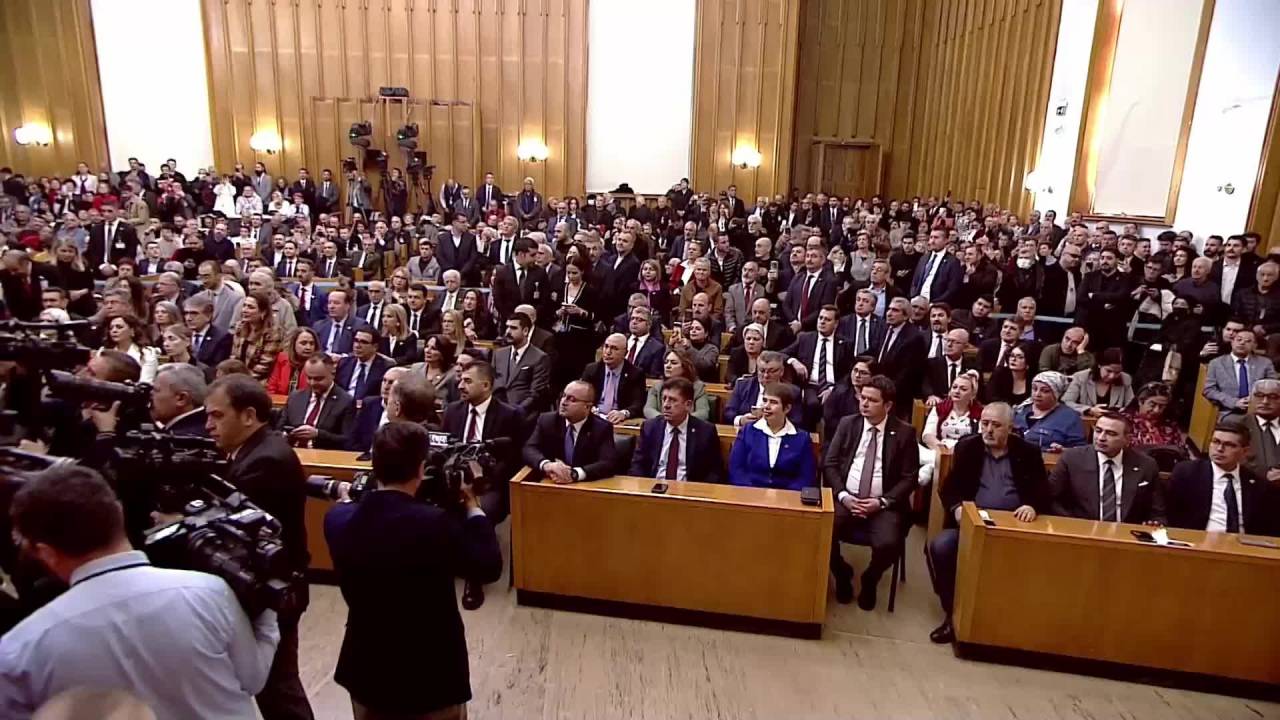 Chp Grup Toplantısı... Manisa Milletvekili Selma Aliye Kavaf Chp’ye Katıldı