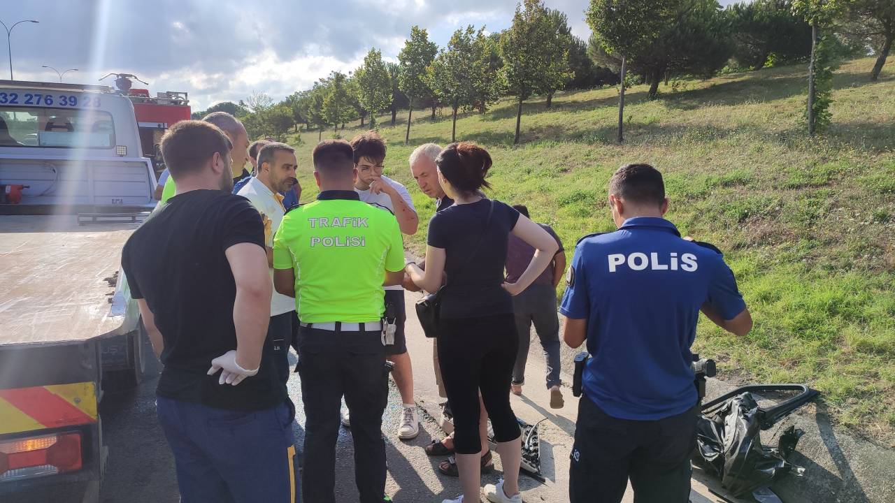 Fransa’dan Türkiye’ye Tatile Gelen Aile Kaza Yaptı: 4 Yaralı