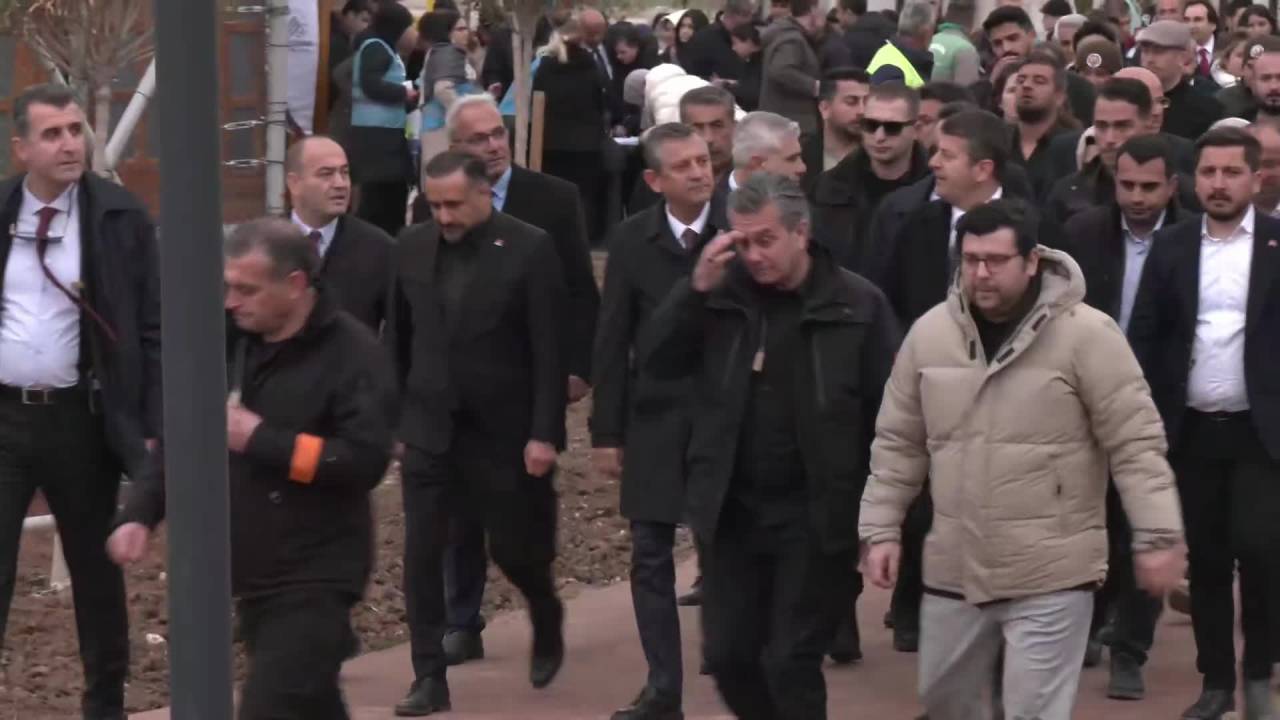 Özgür Özel, Adıyaman'da 6 Şubat Deprem Şehitleri Anısına Fidan Dikti