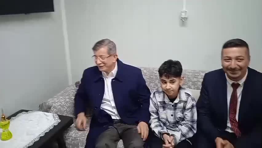 6 Şubat Depremlerinin İkinci Yılında Gelecek Partisi Genel Başkanı Ahmet Davutoğlu Osmaniye'yi Ziyaret Etti