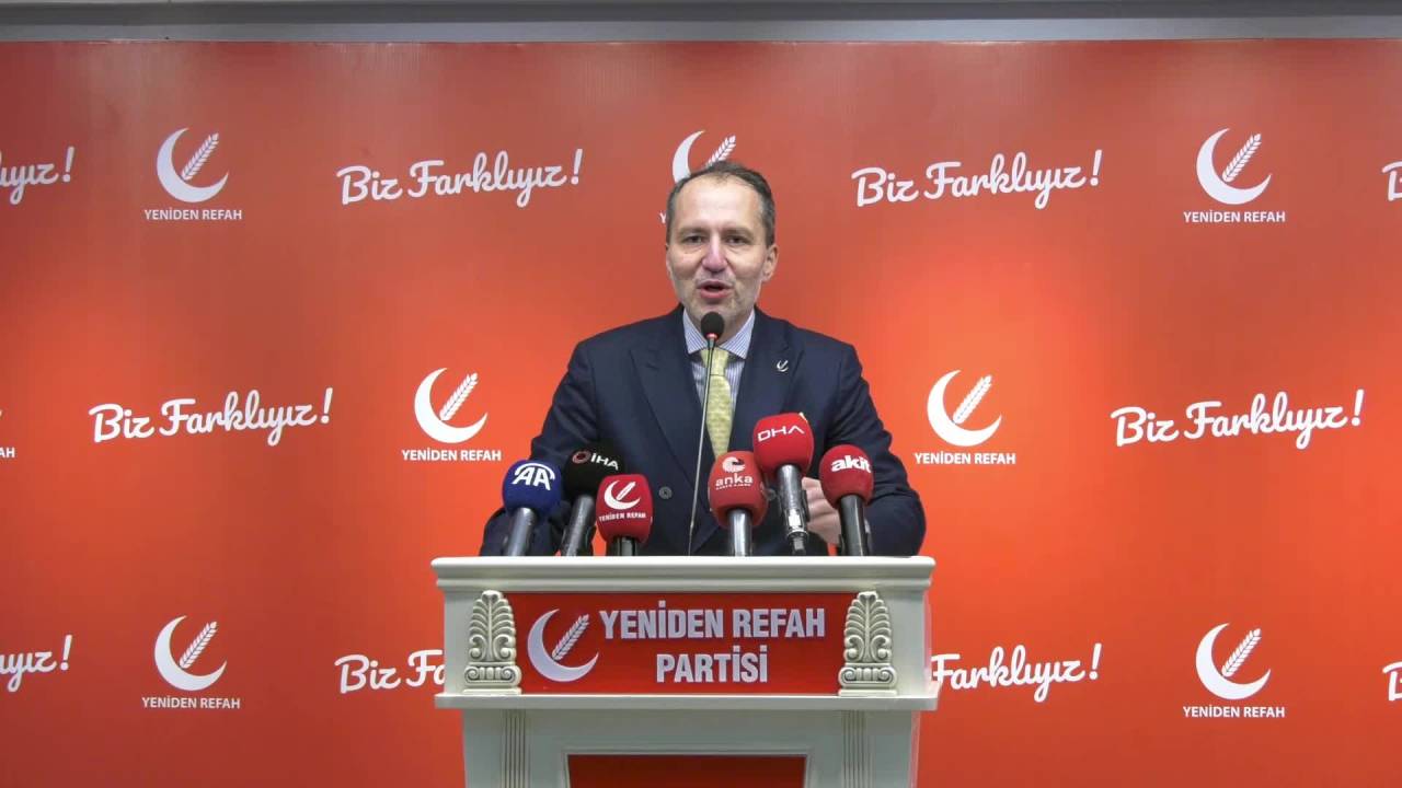 Fatih Erbakan: "Cumhurbaşkanı'nın 'dostum Trump'A' İki Çift Söz Edilmediğini Üzülerek Görüyorum"