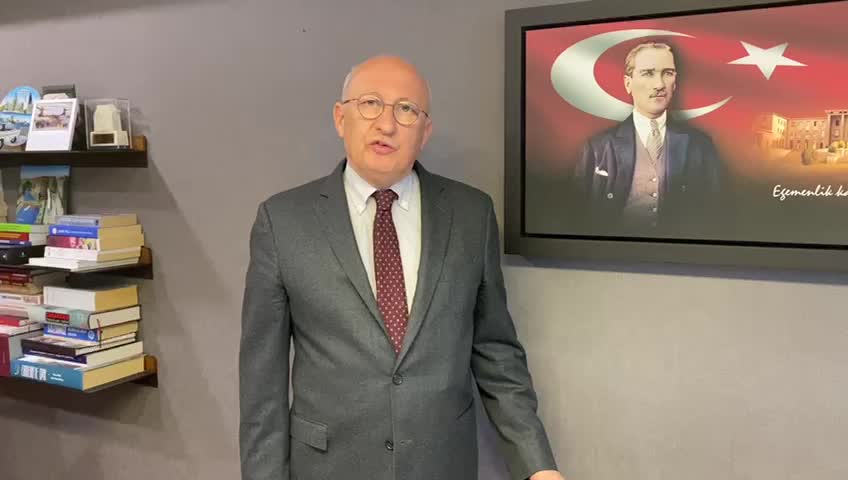 Utku Çakırözer: "Gazetecileri Hapiste Tutarak Dünyaya Örnek Olunmaz"