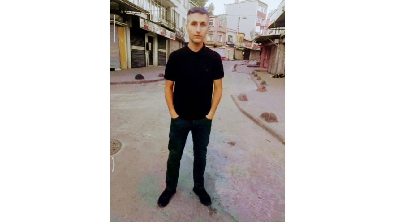 Dövülüp Öldürüldü, Otomobilden Yola Atıldı