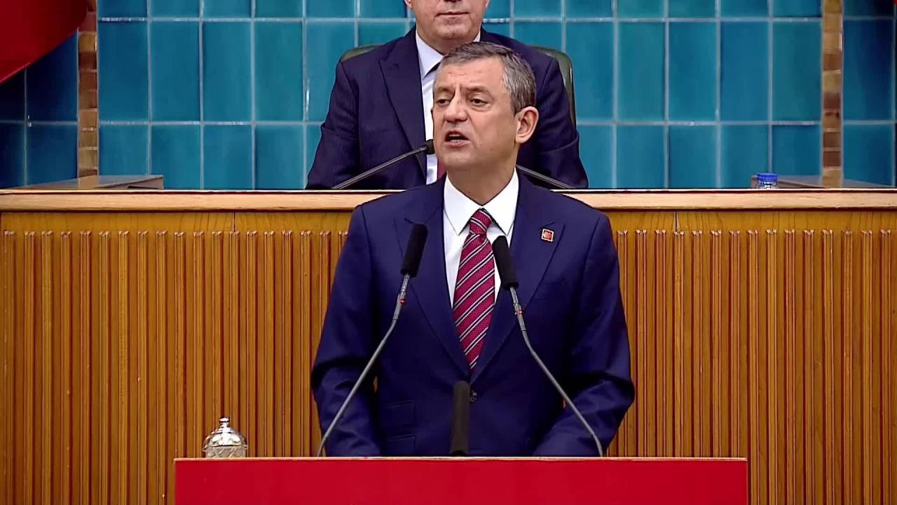 Chp Grup Toplantısı... Özgür Özel: "Erdoğan, 74 Yıldır İlk Kez Asgari Ücreti Bir Altın Alamaz Hale Getirdi"
