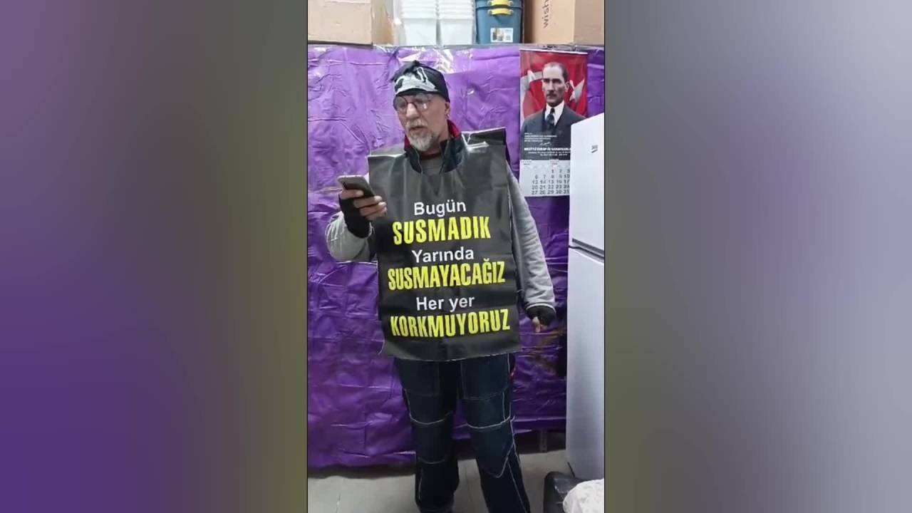 Mersin'De Bir Esnaf ''cumhurbaşkanına Hakaret'' Suçundan 10 Ay Hapis Cezasına Çarptırıldı