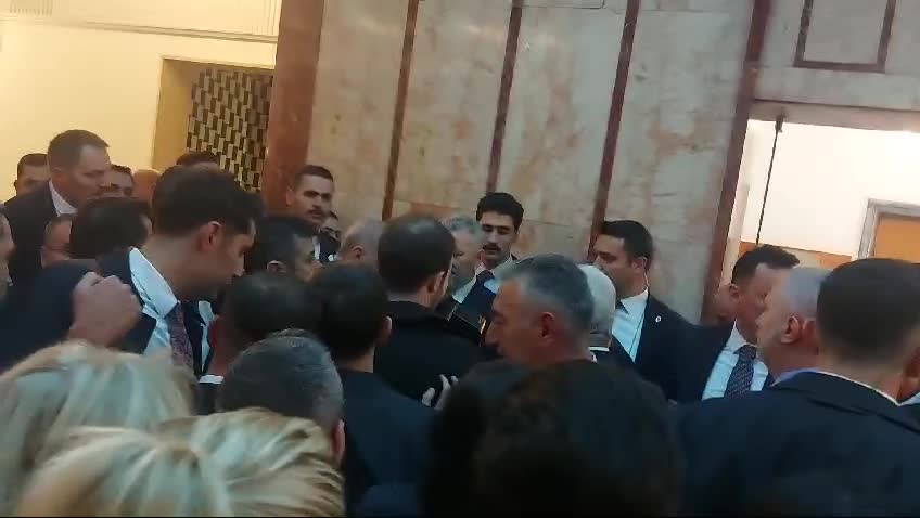 Cumhurbaşkanı Erdoğan, Grup Toplantısı Çıkışında, Tbmm Başkanvekili Celal Adan İle Ayaküstü Sohbet Etti