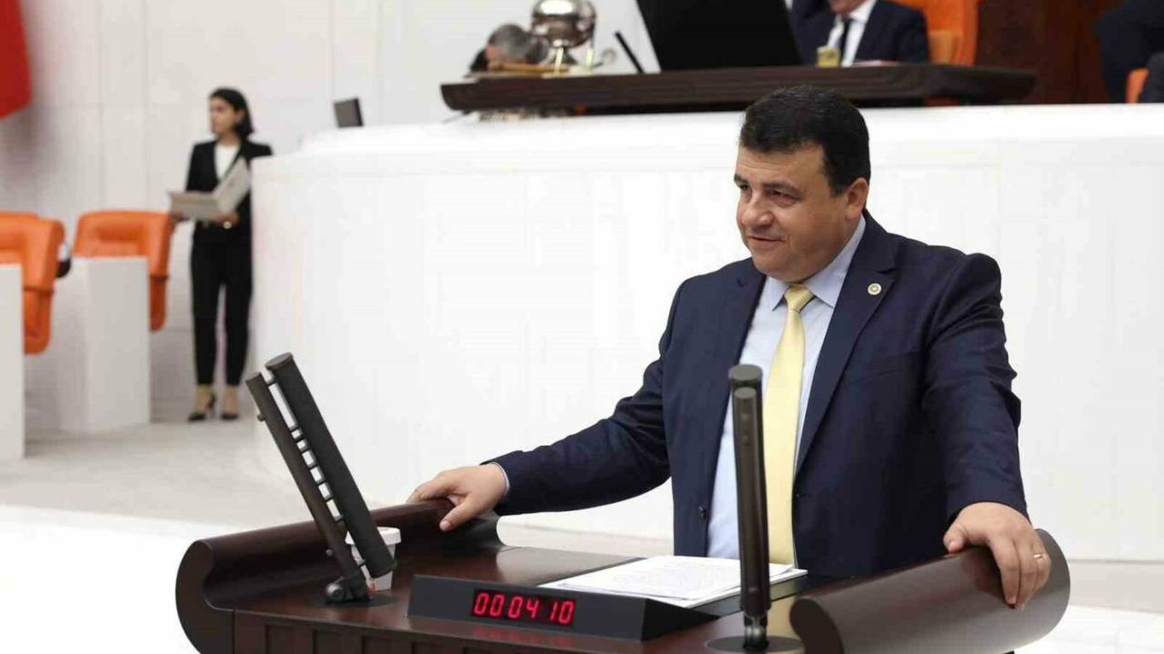 Chp’li Öztürk’ten Taksicilerin Sorunlarına İlişkin Araştırma Önergesi: "Denetimsizlik Halkı Mağdur Ediyor"