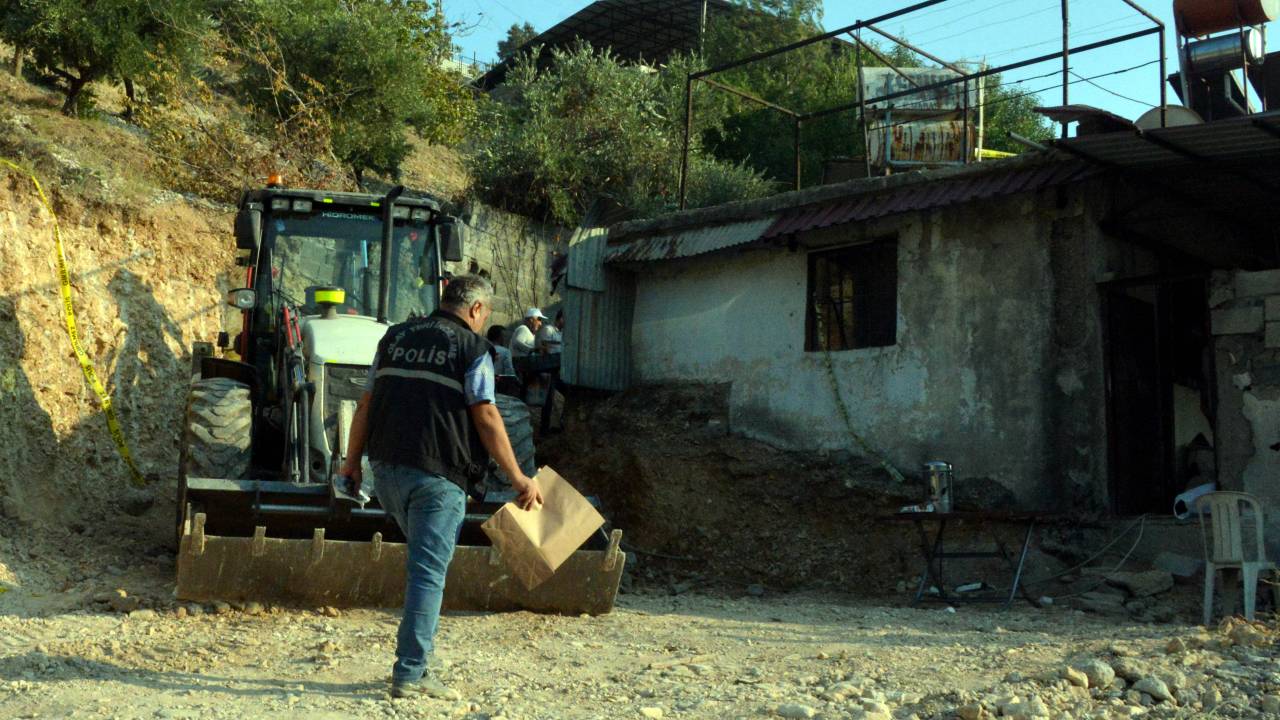 25 Yıl Sonra Cinayete Kurban Gittikleri Anlaşıldı; Kazı Çalışması Başlatıldı (2)