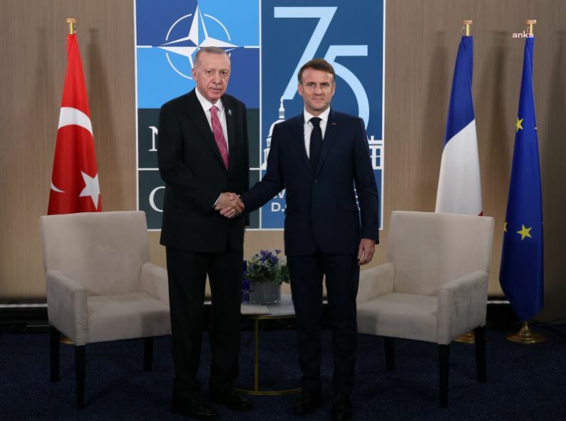 Cumhurbaşkanı Erdoğan, Fransa Cumhurbaşkanı Macron İle Telefonda Görüştü