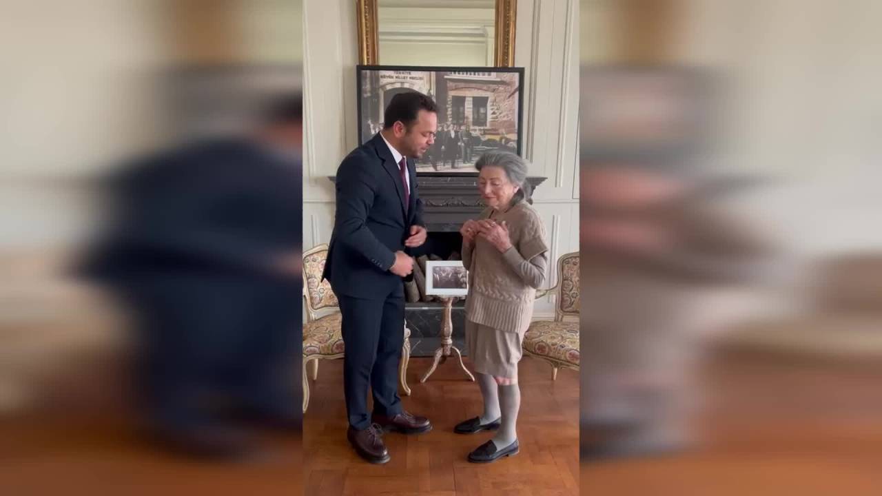 Eski Shp Genel Başkanı Erdal İnönü'nün Eşi Sevinç İnönü Chp'ye Üye Oldu