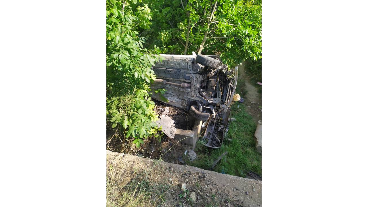 Otomobil Şarampole Devrildi; 6 Aylık Bebek Öldü, 6 Kişi Yaralandı