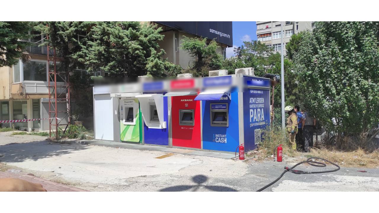 Beşiktaş'ta Atm'de Yangın
