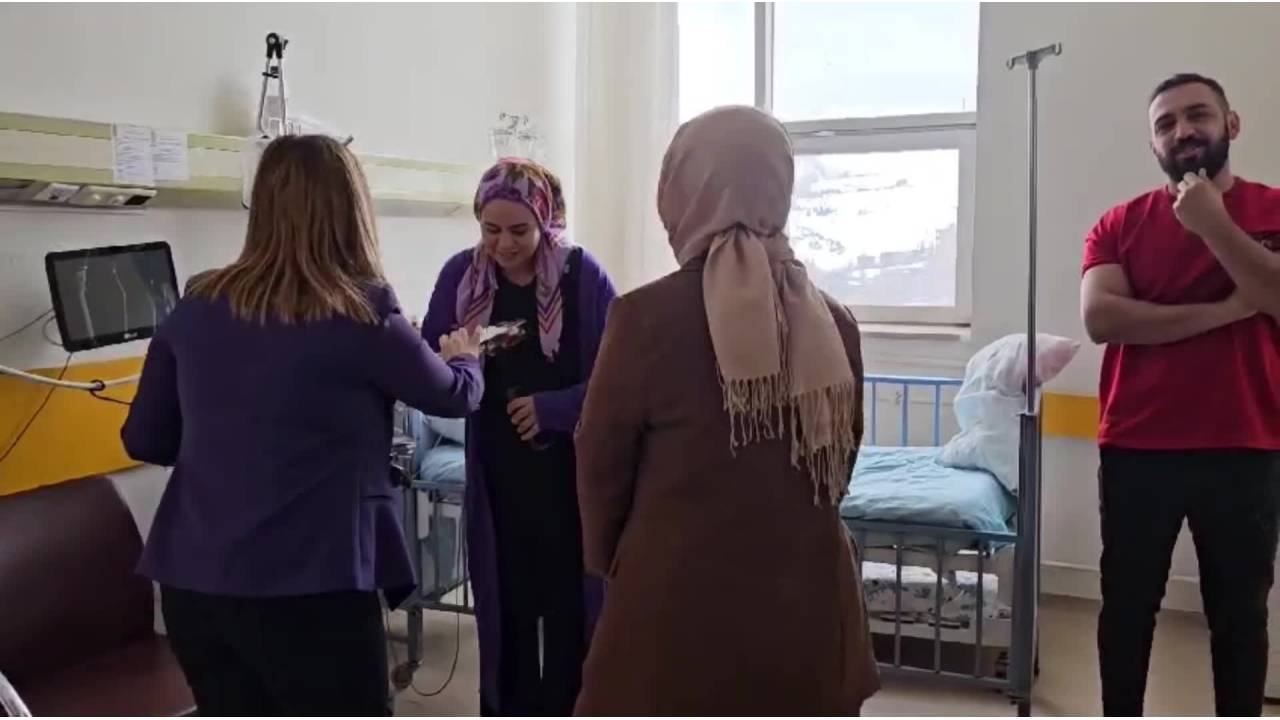 Chp Hakkari İl Başkanı Çakırbeyli'den 8 Mart Ziyareti