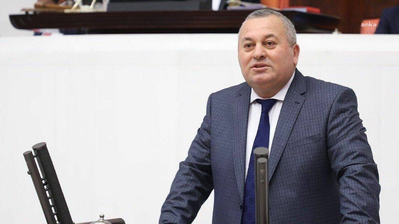 Ekrem İmamoğlu'na Gözaltı... Chp'li Enginyurt: "Zindanlar Bizim, Saraylar Sizin Olsa Da Direneceğiz"