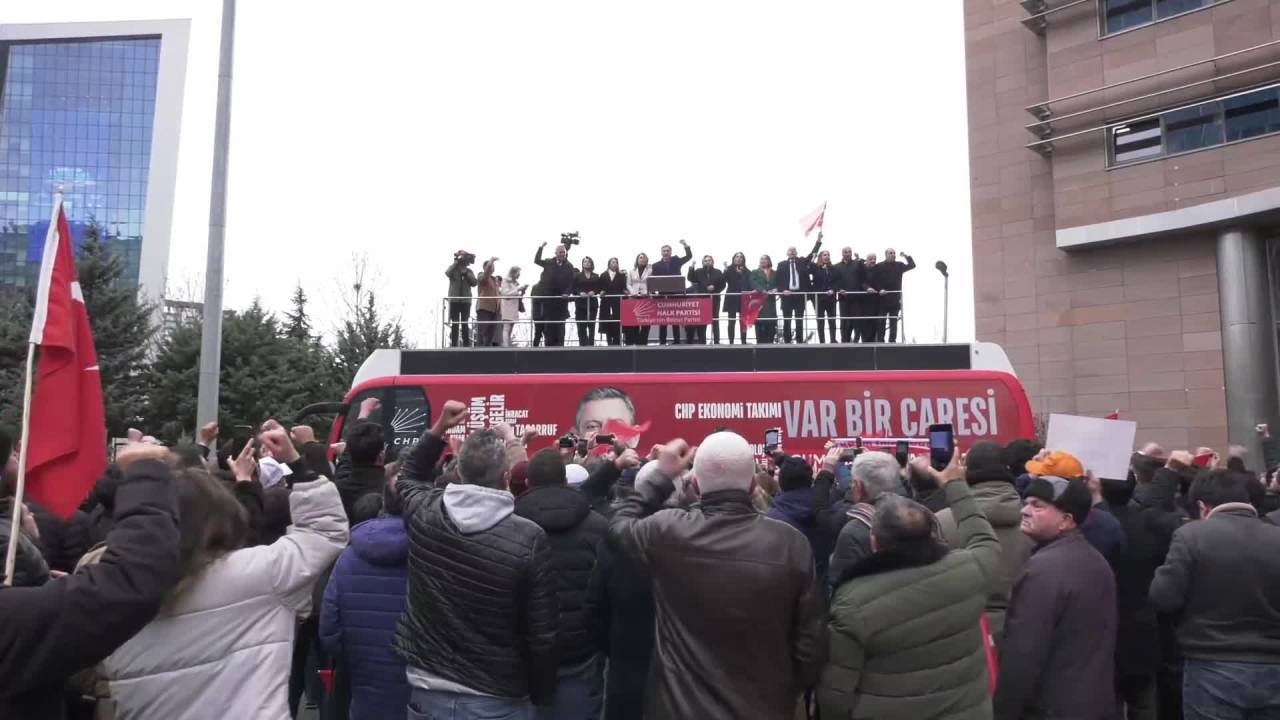 Ekrem İmamoğlu'na Gözaltı... Murat Emir: "Hukuk Görüntüsü Altında Ağır Bir Siyasi Darbe Yapılıyor"