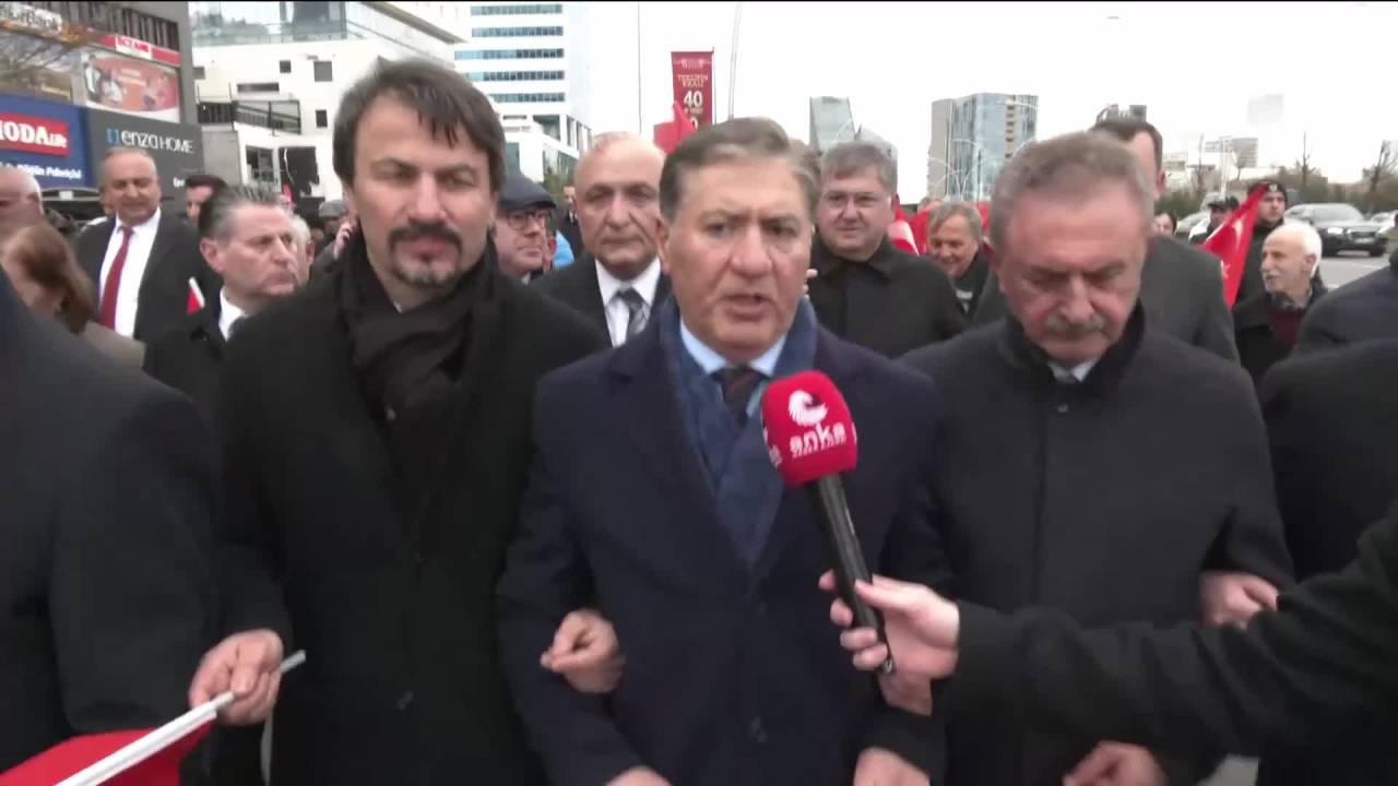 Chp Milletvekilleri İmamoğlu'na Destek İçin Tbmm'den Chp'ye Yürüdü...