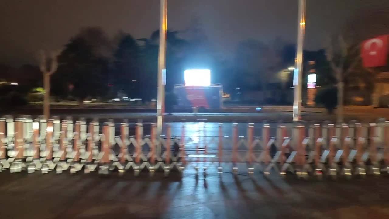 Ekrem İmamoğlu’na Gözaltı... Özgür Özel, Geceyi Saraçhane’de Geçirdi