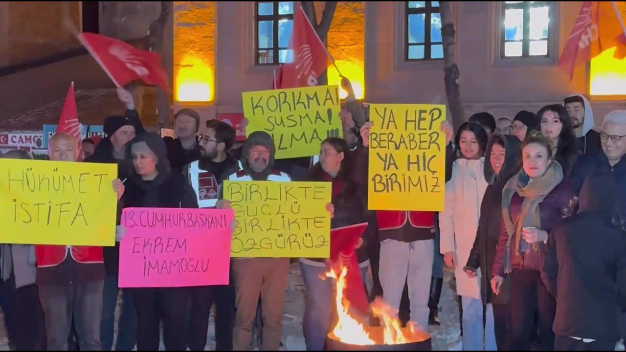 Chp Aksaray Gençlik Kolları: “Ekrem İmamoğlu’nun Yanında, Hukuksuzluğun Tam Karşısındayız"
