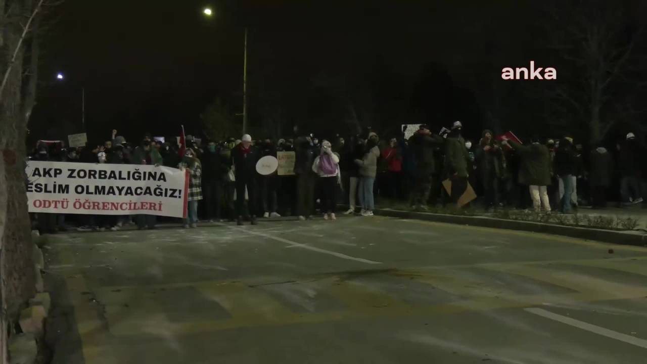 Ekrem İmamoğlu'nun Gözaltına Alınmasını Protesto Eden Öğrencilerin Odtü'de Eylemi Sona Erdi
