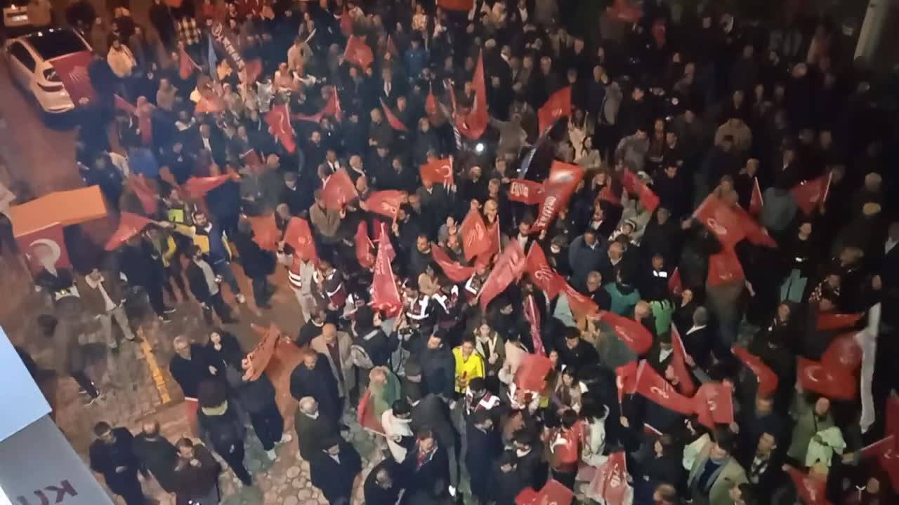 İbb Başkanı Ekrem İmamoğlu'nun Gözaltına Alınması Osmaniye'de Protesto Edildi