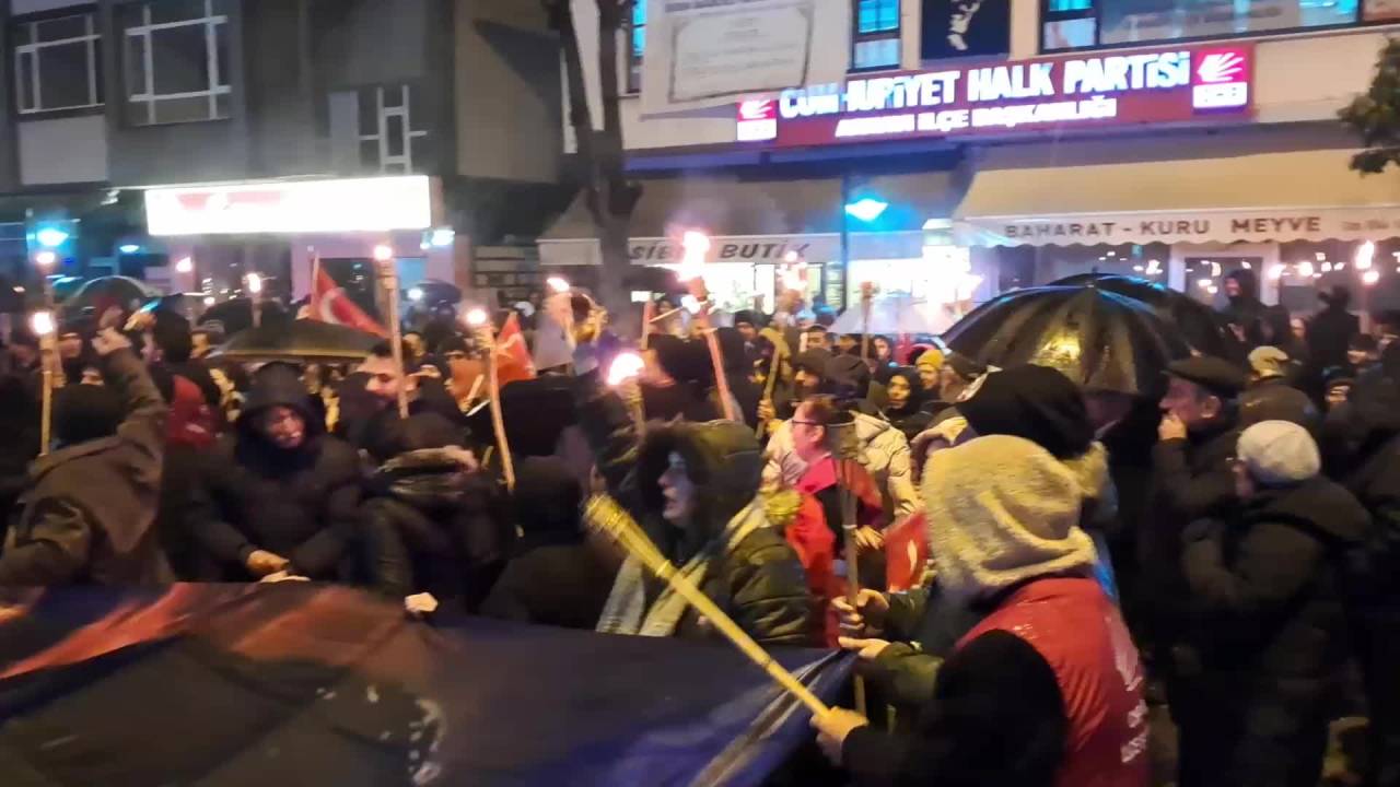 Arhavililer Ekrem İmamoğlu'nun Gözaltına Alınmasını Protesto Etti