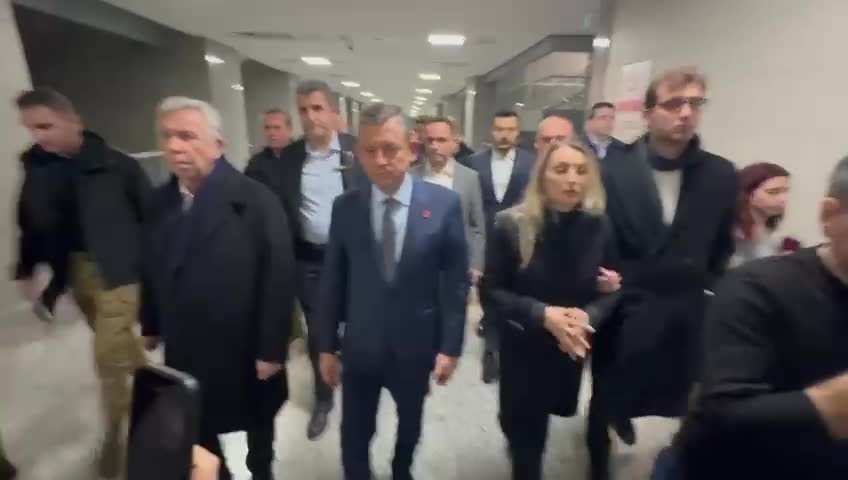 Özgür Özel, İstanbul Adliyesi'Nde: ''mahkemede Adaletin Yerine Gelmesini Beklemekten Başka Çare Yok''