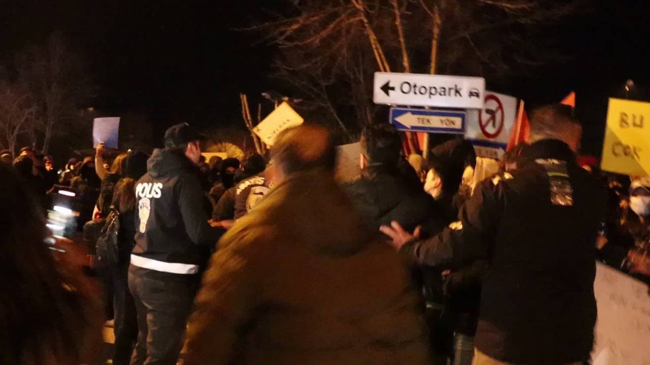 Muğla'da Ekrem İmamoğlu'na Destek Eylemleri...  5 Öğrenci Gözaltına Alındı