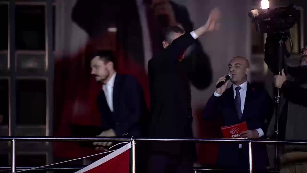 Özgür Özel Saraçhane'de... "19 Mart Darbesini Siz Durdurdunuz"