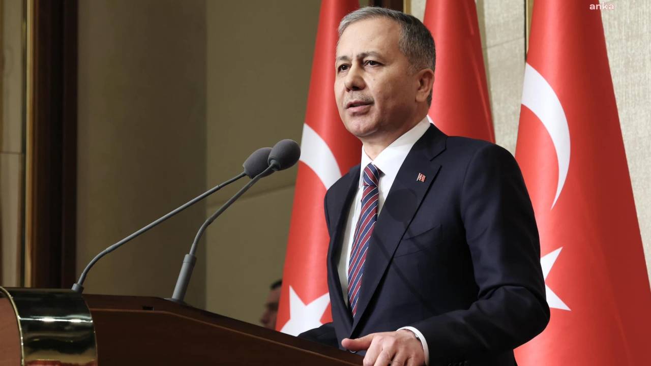 İçişleri Bakanı Yerlikaya: Cumhurbaşkanımıza Ve Ailesine Yapılan Alçakça Hakaretleri Lanetliyorum