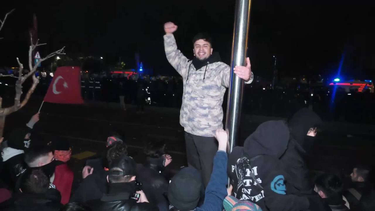 Saraçhane’de Yapılan Son Gün Mitingde Biber Gazsız Müdahale