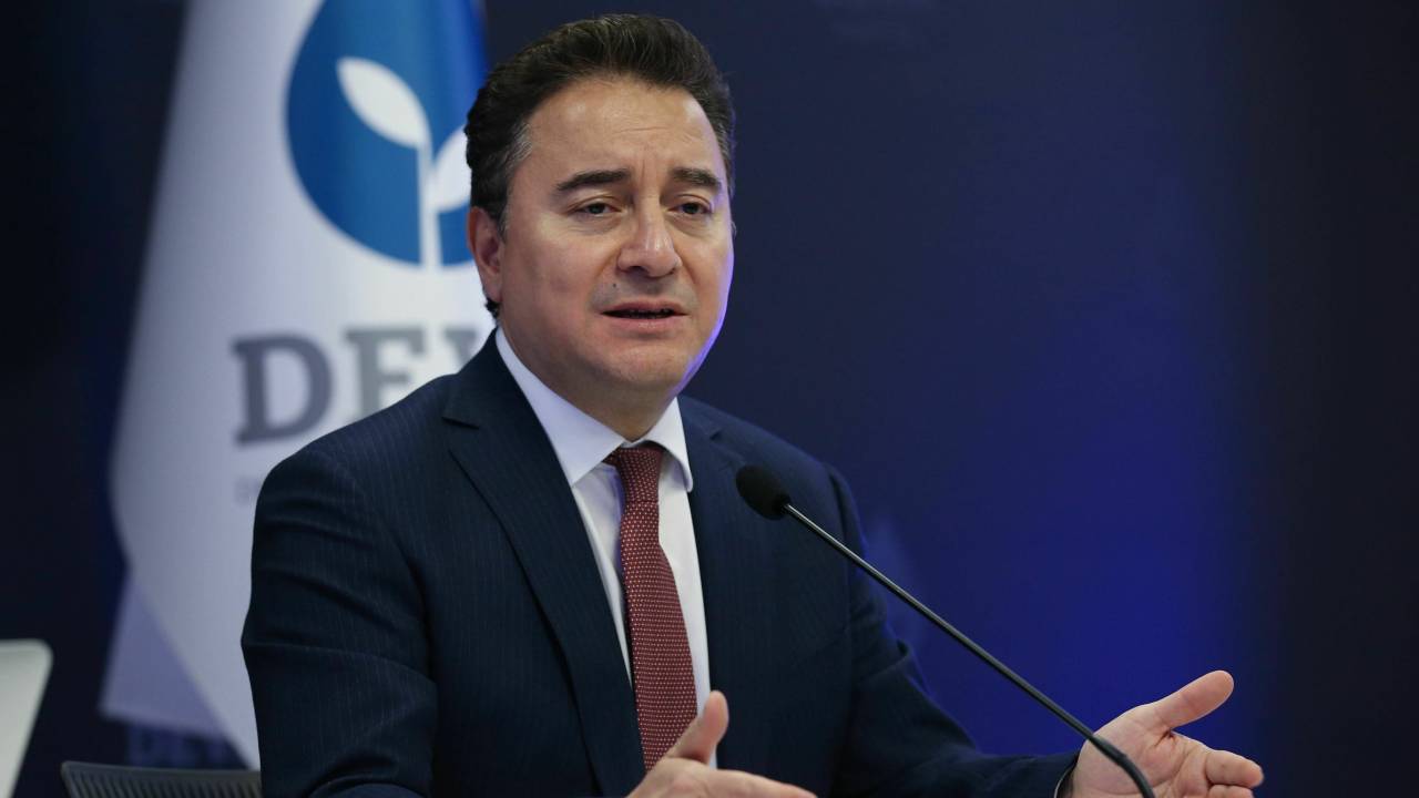 Ali Babacan, Türk Öğrenci Rümeysa Öztürk'ün Abd'de Gözaltına Alınmasını Kınadı