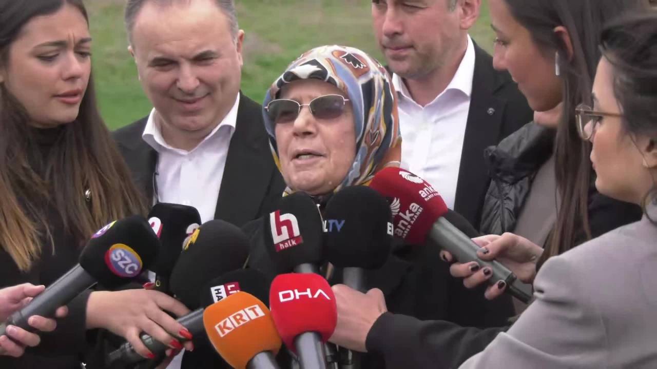 Ailesi Silivri'de Ekrem İmamoğlu’nu Ziyaret Etti... Anne İmamoğlu: “Oğlumun Hiç Suçu Yok”