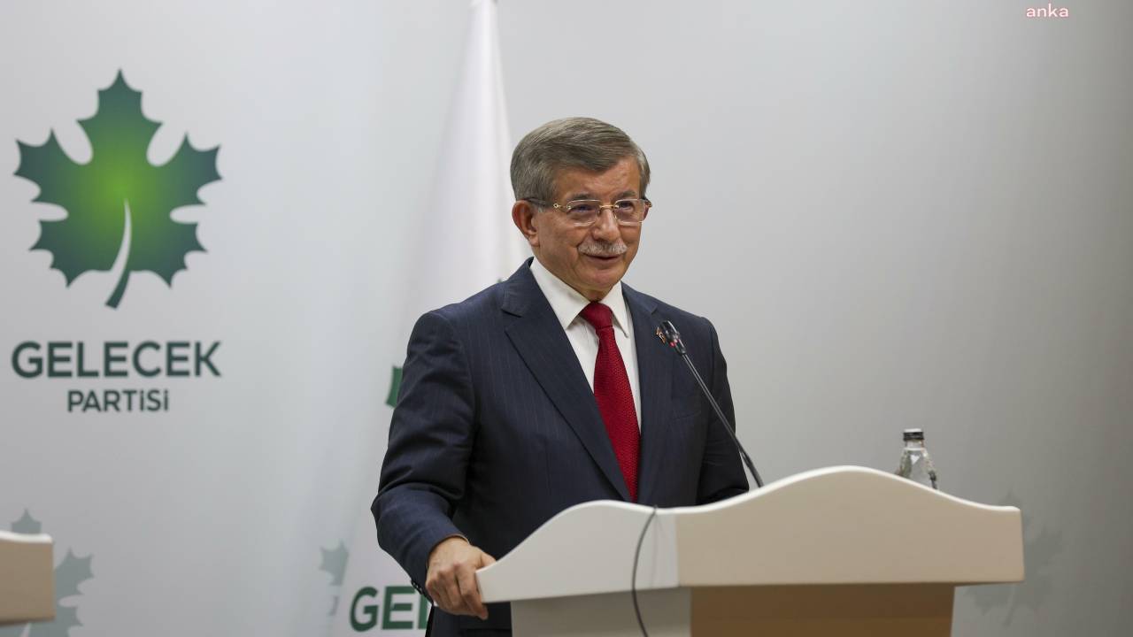 Ahmet Davutoğlu, Türk Öğrenci Rümeysa Öztürk'ün Abd'de Gözaltına Alınmasını Kınadı