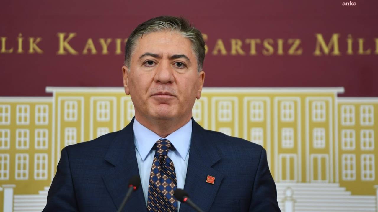 Murat Emir'den Bakan Tunç'a: "Öyle Horozlar Vardır Ki Öttükleri İçin Güneşin Doğduğunu Sanırlar"