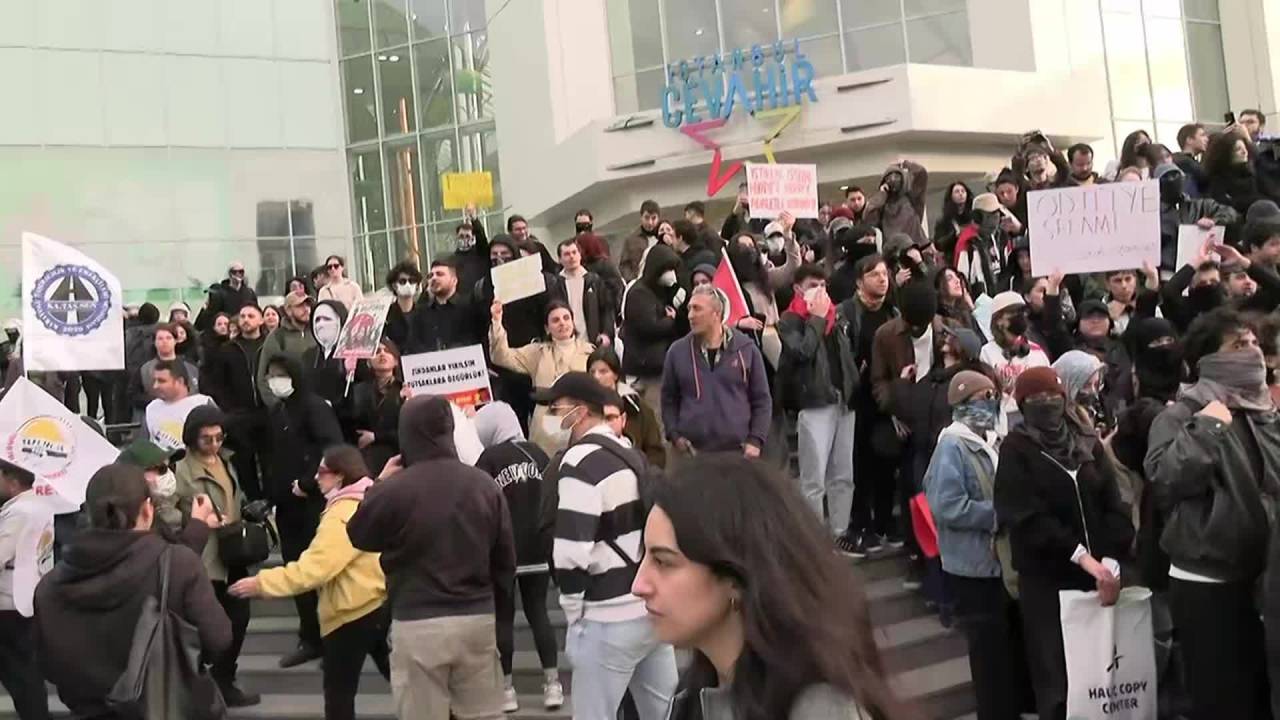 Şişli'de Öğrenci Eylemine Polis Engeli