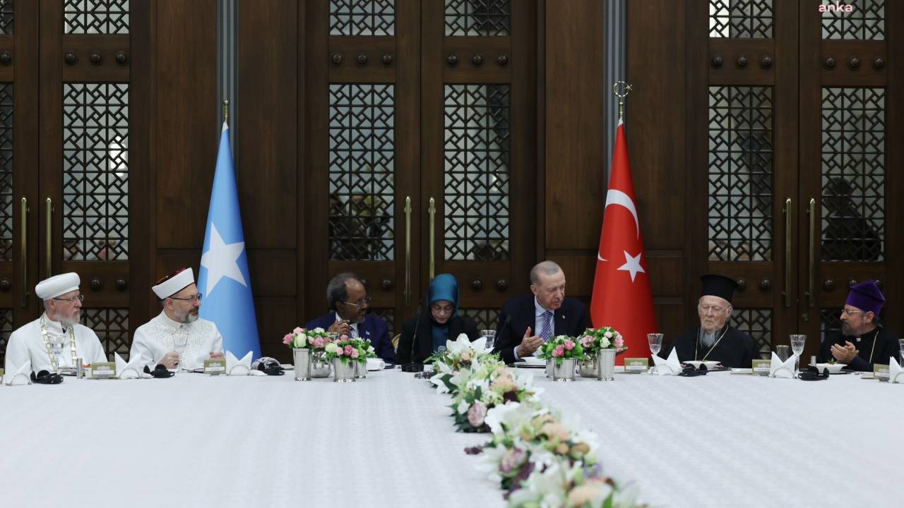 Cumhurbaşkanı Erdoğan Dini Azınlık Temsilcileriyle İftarda Bir Araya Geldi