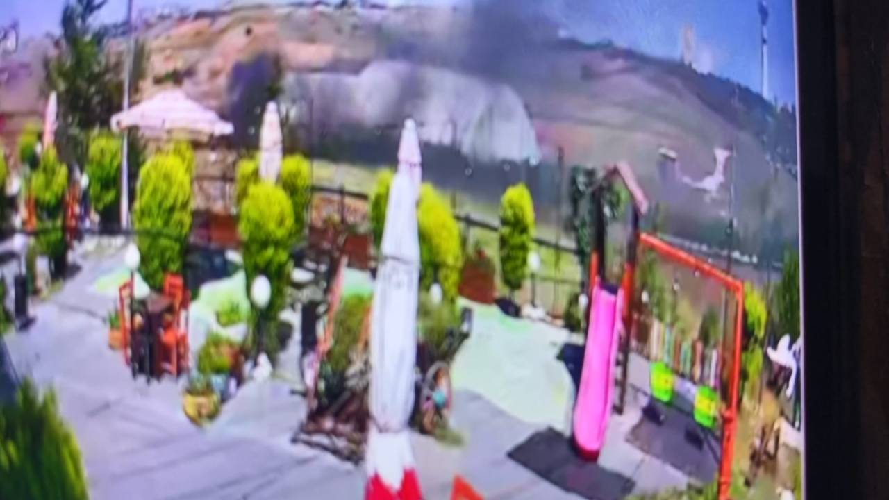 Büyükçekmece'de Yangın Çıkan Halı Saha Deposunda Ceset Bulundu